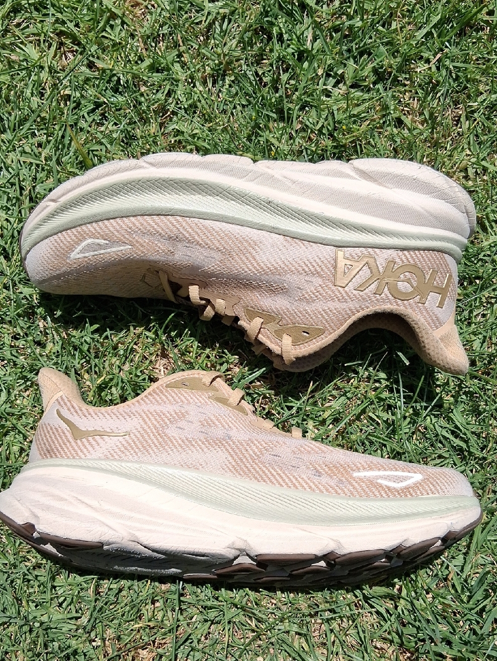 Hoka Clifton 9 Men's Athletic Shoes Beige Tan with Light Green Accents